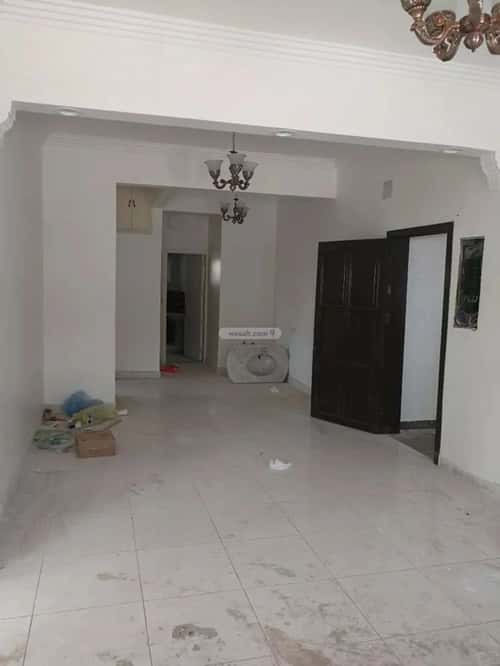 Villa 550 SQM Facing South on 10m Width Street Al-Malaz, Central Riyadh, Riyadh