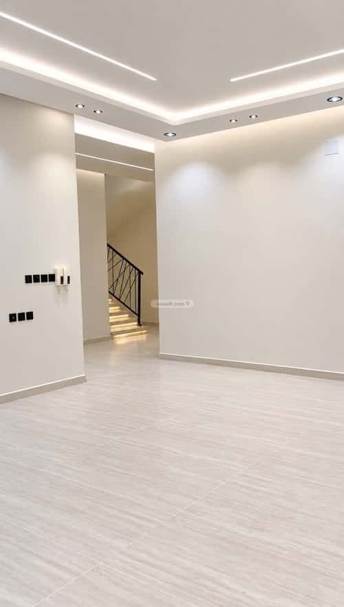 Villa 307 SQM with 1 Apartment Facing West, North Al-Janadriyah, East Riyadh, Riyadh