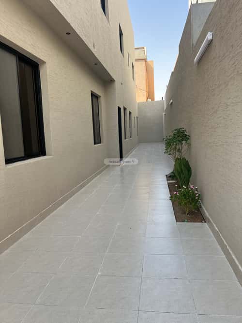 4 Bedroom(s) Floor for Sale Bader, South Riyadh, Riyadh