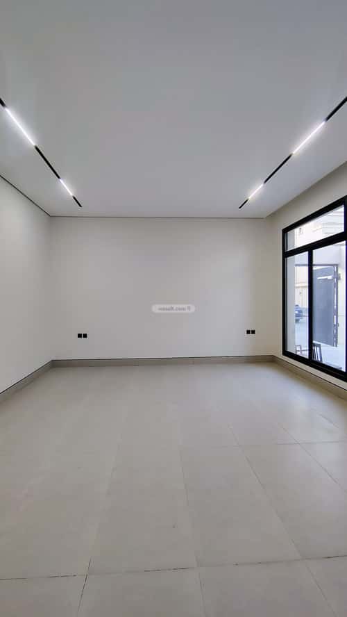 Villa 271 SQM with 1 Apartment Facing North Al-Yarmuk, East Riyadh, Riyadh