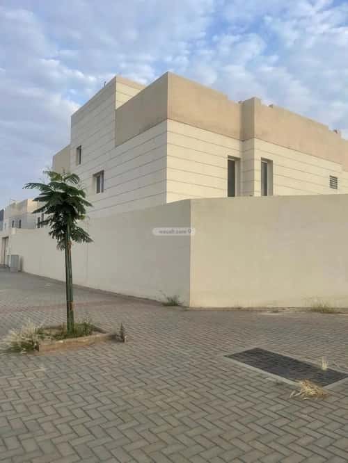 فيلا 245.35 متر مربع شرقية على شارع 15م المنصورة، خميس مشيط