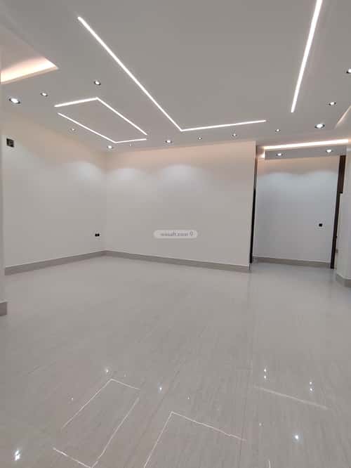 Floor 226.84 SQM with 6 Bedrooms Al-Maizaliyah, East Riyadh, Riyadh