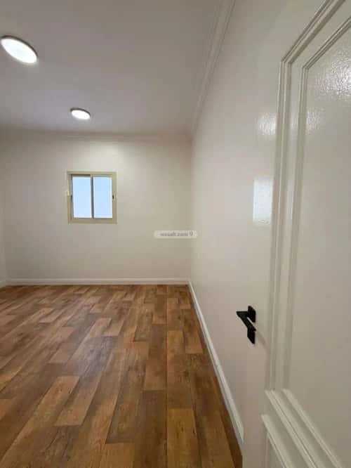 Floor 250 SQM with 5 Bedrooms As-Suwaidi, West Riyadh, Riyadh