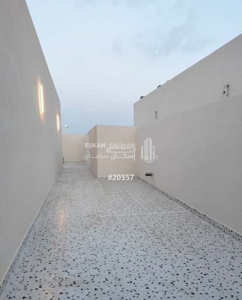 فيلا 377.58 متر مربع شرقية على شارع 30م الأمواج، الخبر