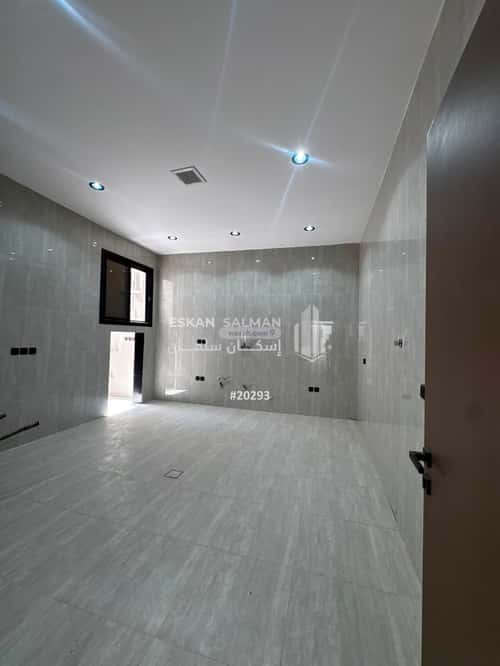 Floor 226.84 SQM with 5 Bedrooms Al-Maizaliyah, East Riyadh, Riyadh