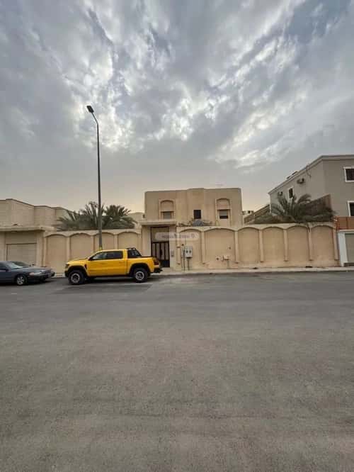 Villa 900 SQM Facing East on 20m Width Street Ar-Rahmaniyah, North Riyadh, Riyadh