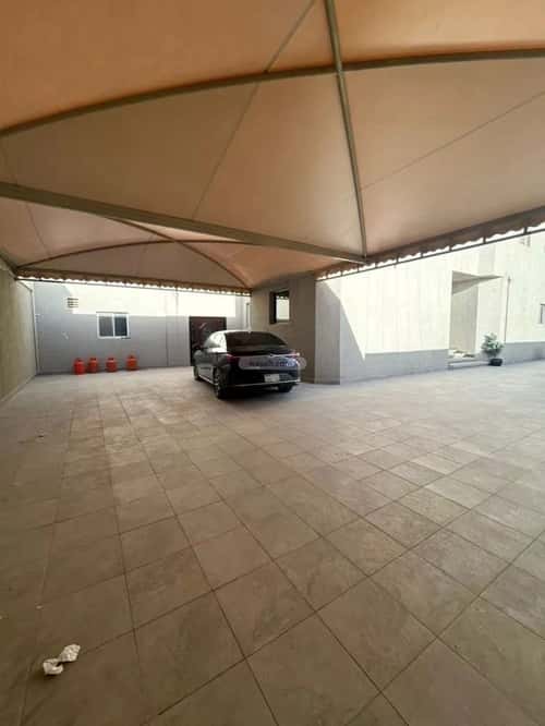 فيلا 600 متر مربع شرقية على شارع 12م الوادي، شمال الرياض، الرياض