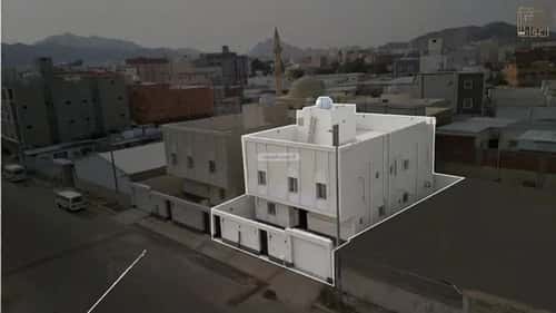 Villa 324.9 SQM Facing South on 15m Width Street Alyamama, Makkah Al Mukarramah