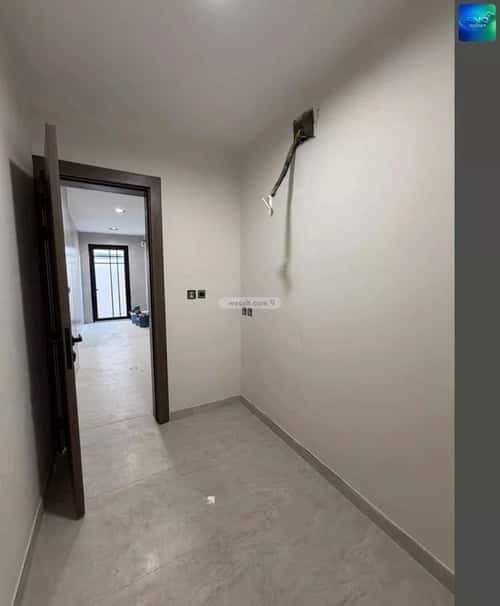 فيلا 311 متر مربع شرقية على شارع 30م ضاحية الملك فهد، الدمام