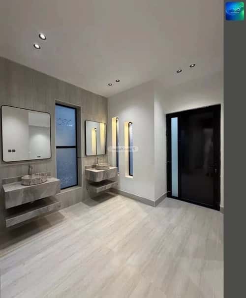 Villa 250 SQM Facing East on 25m Width Street King Fahad Dist, Aldammam