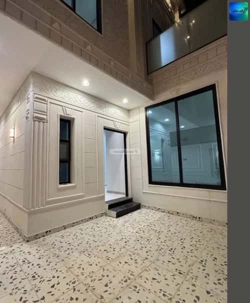 فيلا 258 متر مربع جنوبية على شارع 20م ضاحية الملك فهد، الدمام