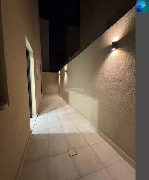 فيلا 250 متر مربع جنوبية على شارع 20م ضاحية الملك فهد، الدمام