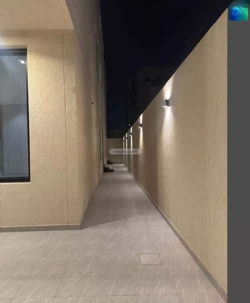 فيلا 250 متر مربع شمالية على شارع 20م ضاحية الملك فهد، الدمام