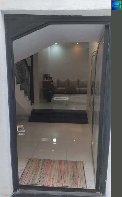 فيلا 250 متر مربع جنوبية على شارع 20م ضاحية الملك فهد، الدمام