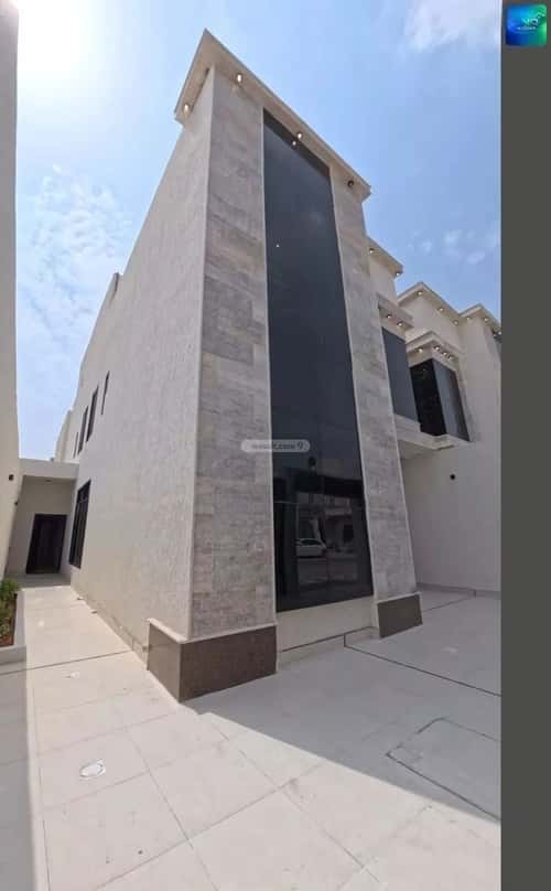 Villa 250 SQM Facing East on 20m Width Street King Fahad Dist, Aldammam