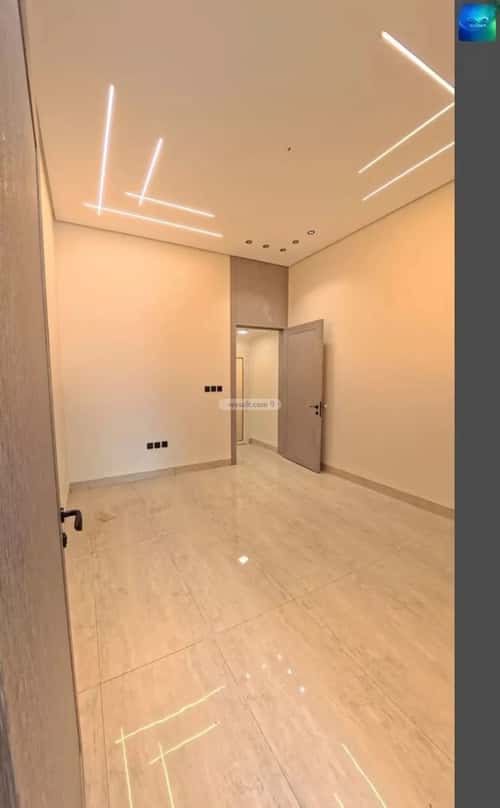 Villa 250 SQM Facing East on 20m Width Street King Fahad Dist, Aldammam
