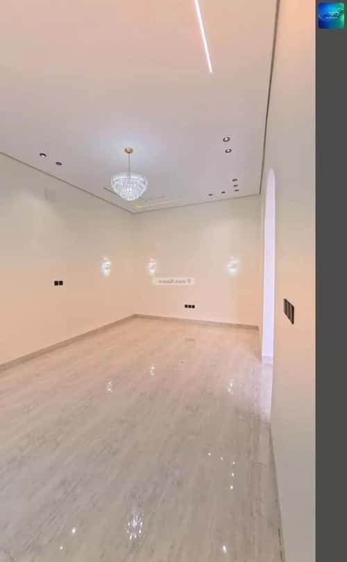 فيلا 250 متر مربع شرقية على شارع 20م ضاحية الملك فهد، الدمام