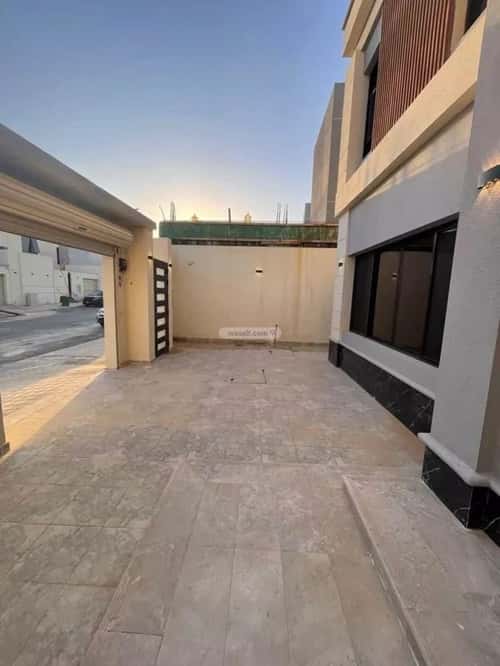 Villa 350.47 SQM Facing North with 3 Bedrooms Al-Janadriyah, East Riyadh, Riyadh