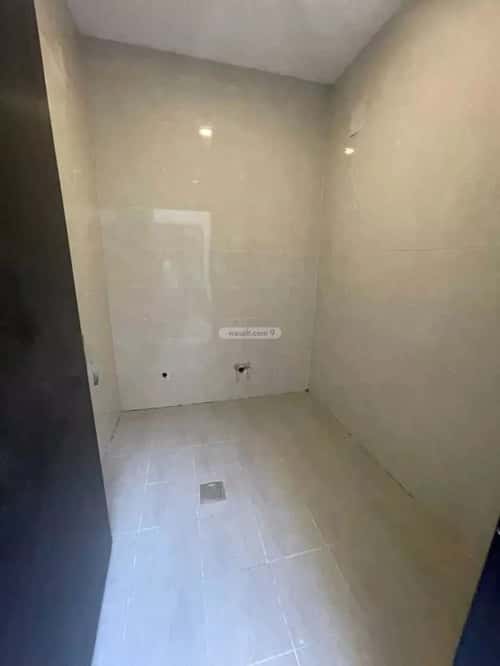 Villa 379.22 SQM Facing West with 5 Bedrooms Al-Janadriyah, East Riyadh, Riyadh