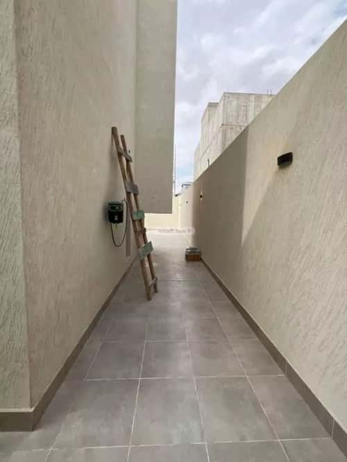 Villa 392.72 SQM Facing North with 3 Bedrooms Al-Janadriyah, East Riyadh, Riyadh