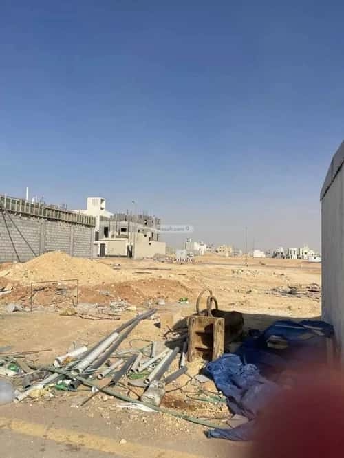 أرض 300 متر مربع شمالية على شارع 27م النظيم، شرق الرياض، الرياض
