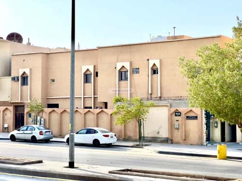 فيلا 400 متر مربع جنوبية على شارع 40م العريجاء الأوسط، غرب الرياض، الرياض