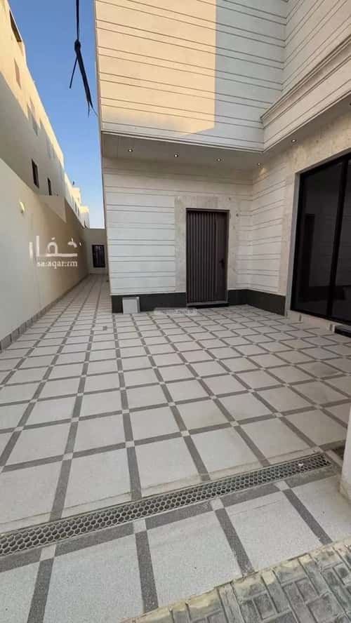 Floor 168.06 SQM with 7 Bedrooms Al-Janadriyah, East Riyadh, Riyadh