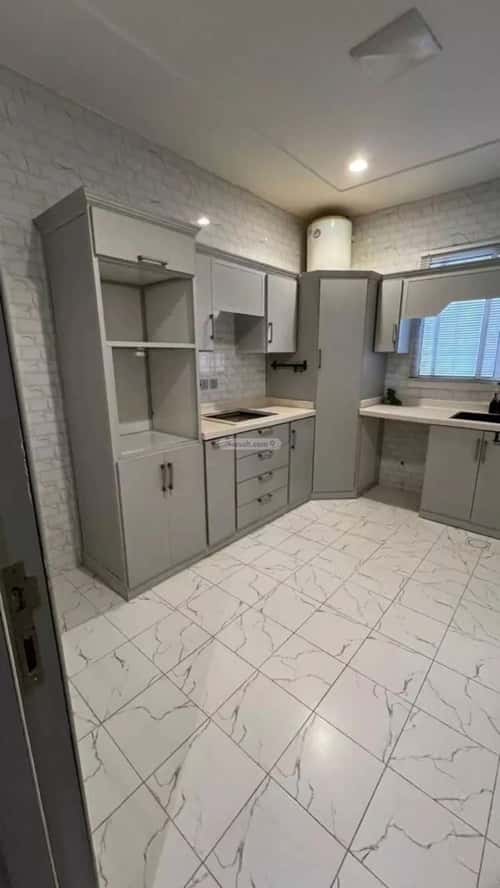 Apartment 300 SQM with 3 Bedrooms Ar-Rimal, East Riyadh, Riyadh