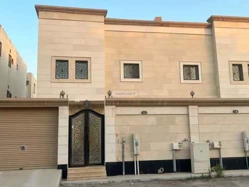 فيلا 250 متر مربع شمالية على شارع 18م ضاحية الملك فهد، الدمام