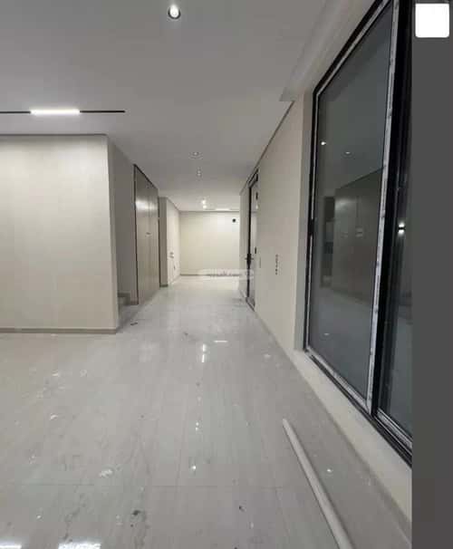 فيلا 295 متر مربع جنوبية على شارع 30م الصواري، الخبر