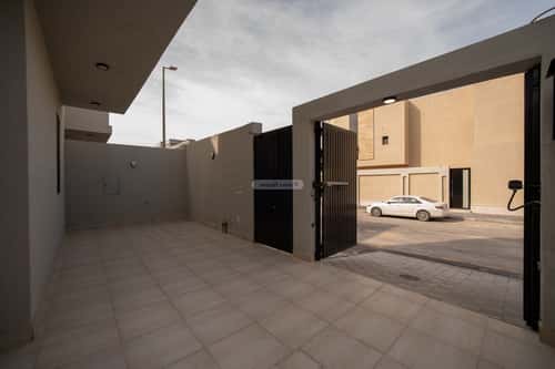 فيلا 320.05 متر مربع شرقية على شارع 15م الشعلة، الدمام