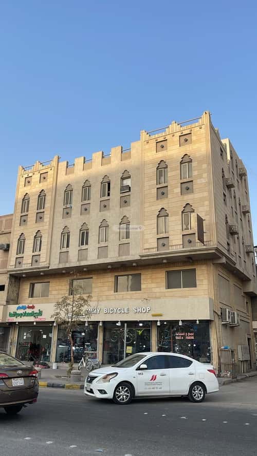 Building 162.62 SQM Facing South Al Sooq, Aldammam