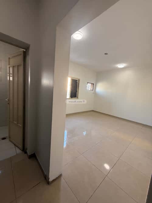 Building Facing North with 3 Floors Al Adamah, Aldammam
