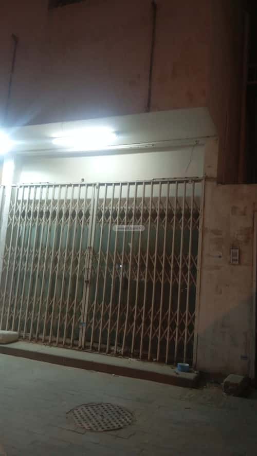 Showroom for Rent Middle Al-Uraija, West Riyadh, Riyadh