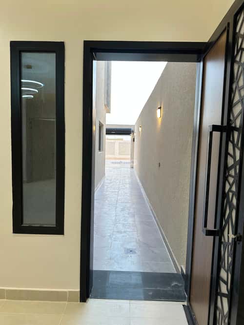Floor 162.76 SQM with 5 Bedrooms Dahiat Namar, West Riyadh, Riyadh
