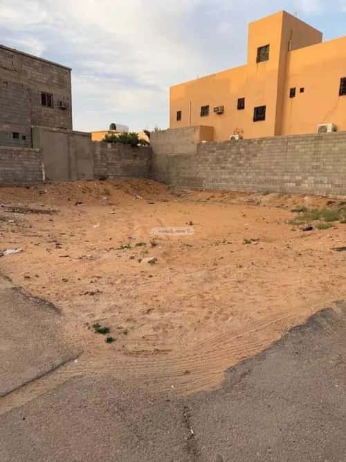 Land 416.52 SQM Facing South West on 8m Width Street Eastern Nakheel, Bariduh