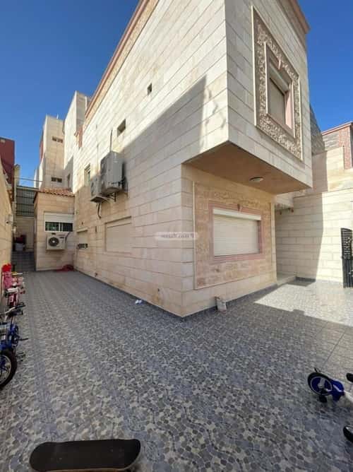 فيلا 310.5 متر مربع جنوبية على شارع 15م النعيم، شمال جدة، جدة