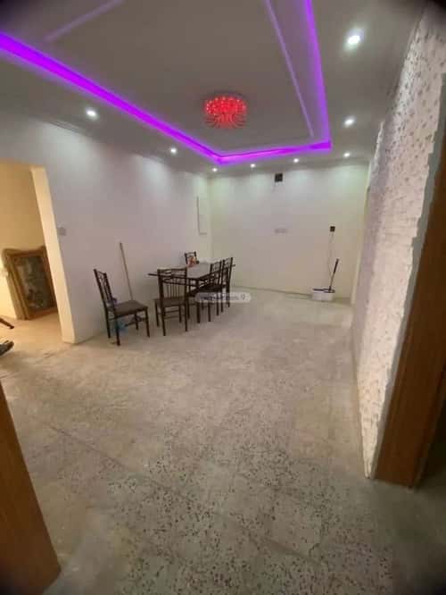 Floor 400 SQM with 5 Bedrooms An Nahdah, Al Kharj