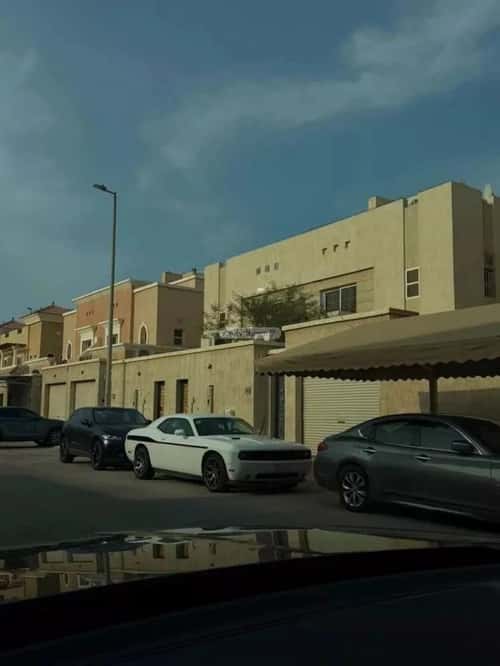 Villa 200 SQM Facing South on 15m Width Street Al Khaldyah Al Shmalyah, Aldammam