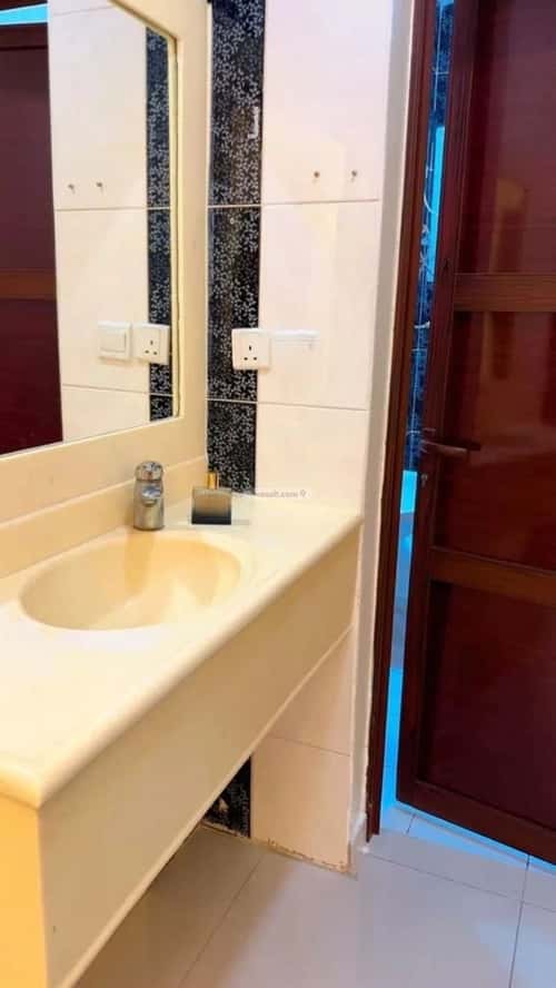 Apartment 500 SQM with 3 Bedrooms Al Rakah Al Jnubyah, Khobar