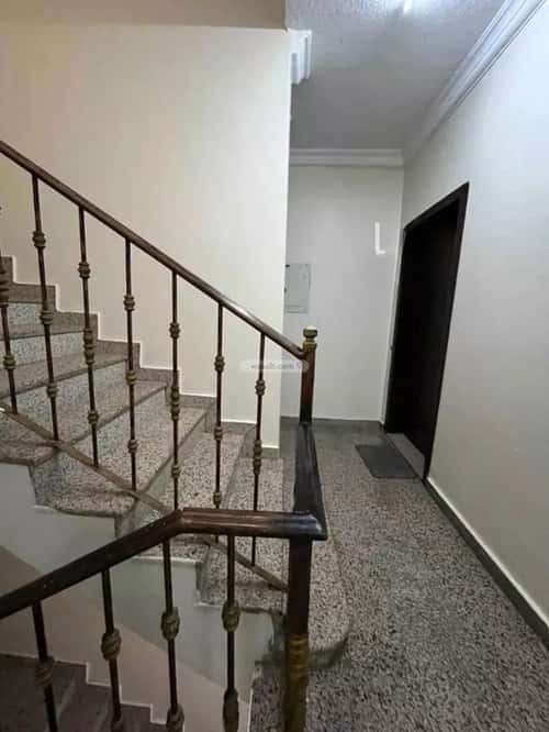 عمارة 232.56 متر مربع واجهة جنوبية الثقبة، الخبر