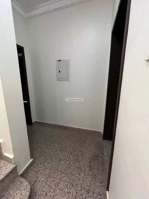 عمارة 232.56 متر مربع واجهة جنوبية الثقبة، الخبر