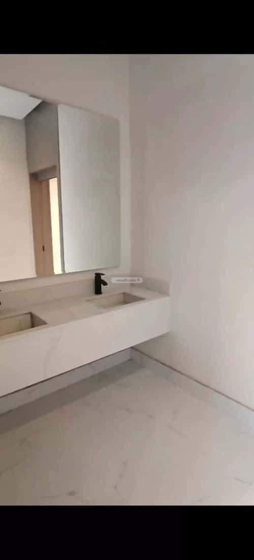 Villa 250 SQM Facing South on 20m Width Street King Fahad Dist, Aldammam