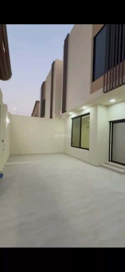 Villa 250 SQM Facing East on 30m Width Street King Fahad Dist, Aldammam