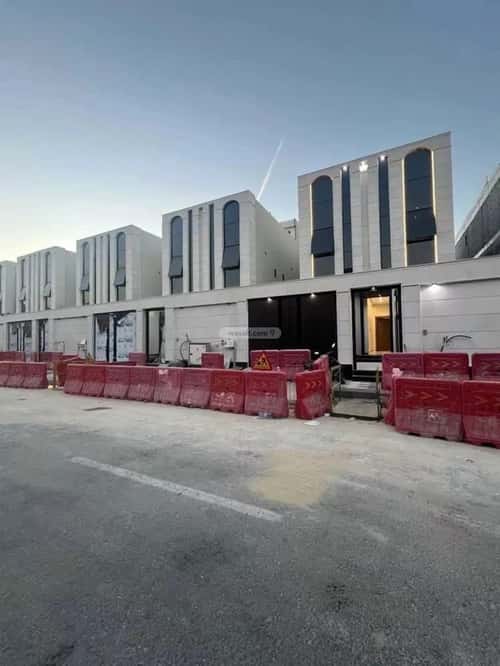 فيلا 289.76 متر مربع جنوبية على شارع 16م الشعلة، الدمام