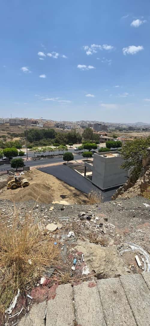 أرض 843 متر مربع شمالية شرقية على شارع 30م شمسان، أبها