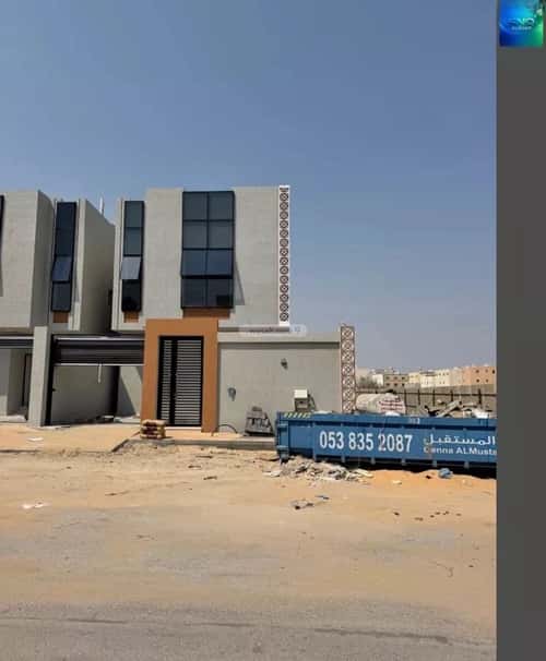 فيلا 262.5 متر مربع ثلاثة شوارع على شارع 24م ضاحية الملك فهد، الدمام