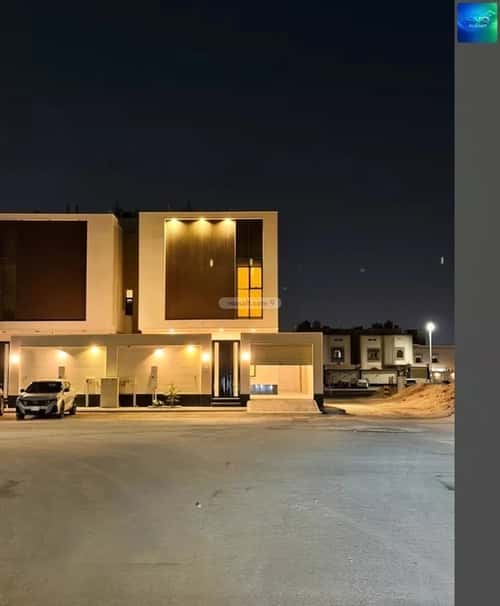 فيلا 250 متر مربع ثلاثة شوارع على شارع 24م ضاحية الملك فهد، الدمام