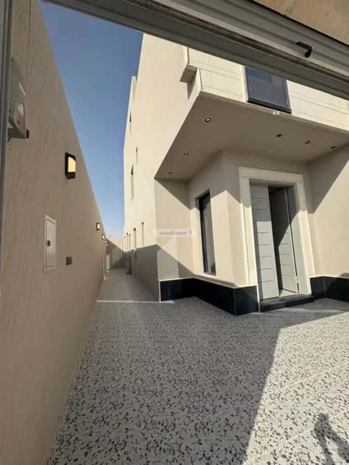 Villa 272.98 SQM Facing South on 18m Width Street Al-Janadriyah, East Riyadh, Riyadh