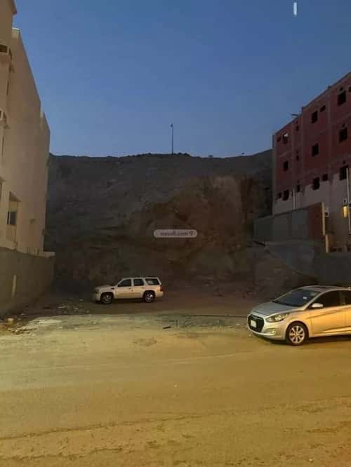 Land 575 SQM Facing South on 15m Width Street Alnowaria, Makkah Al Mukarramah
